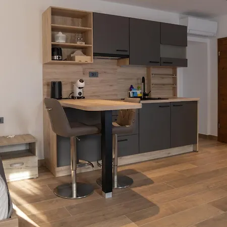 Posestvoravbar Apartment Dutovlje